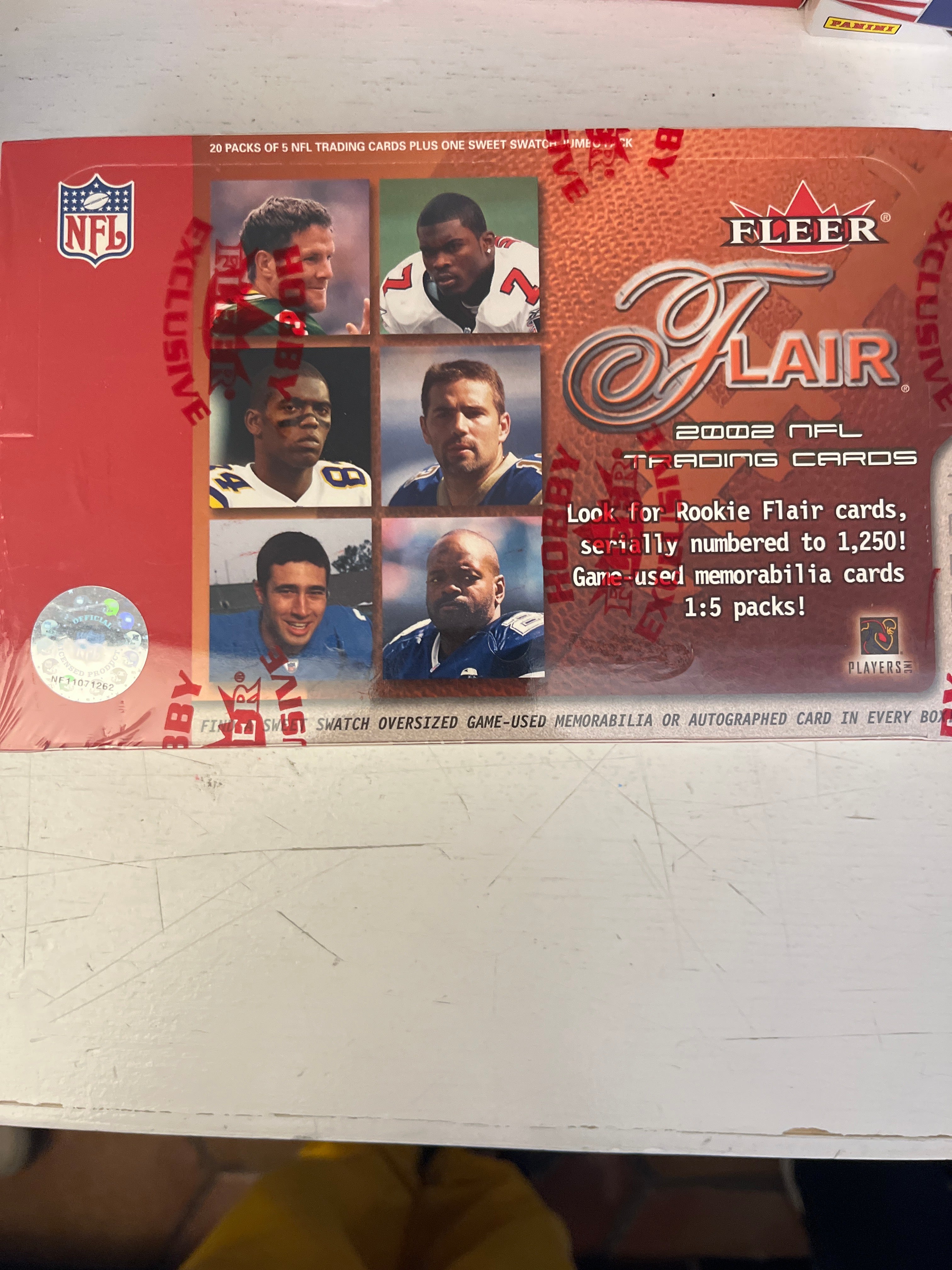 2002 Fleer Flair Football Hobby Box