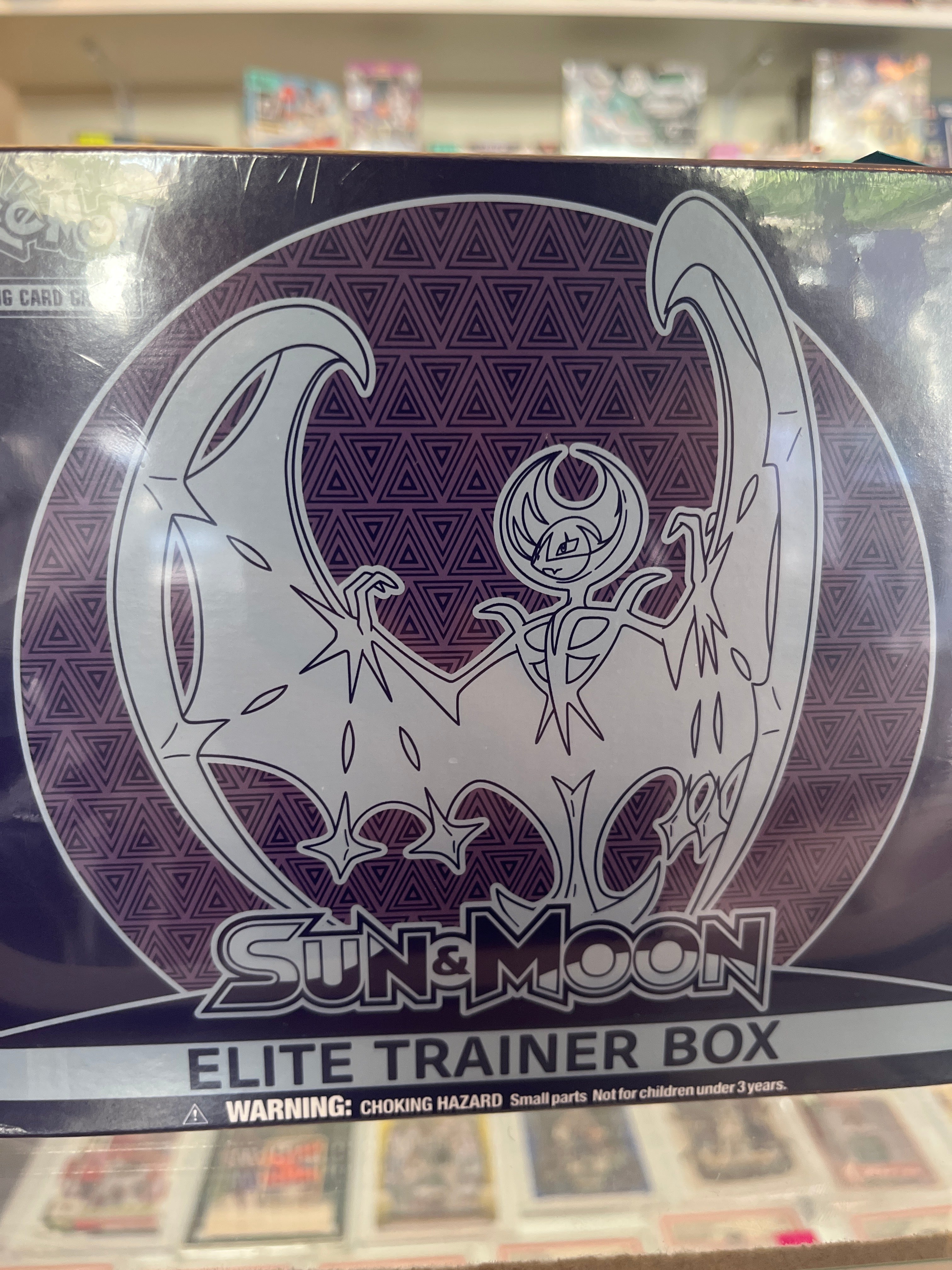 Pokémon: 2017 Sun & Moon Elite Trainer Box (ETB) Lunala