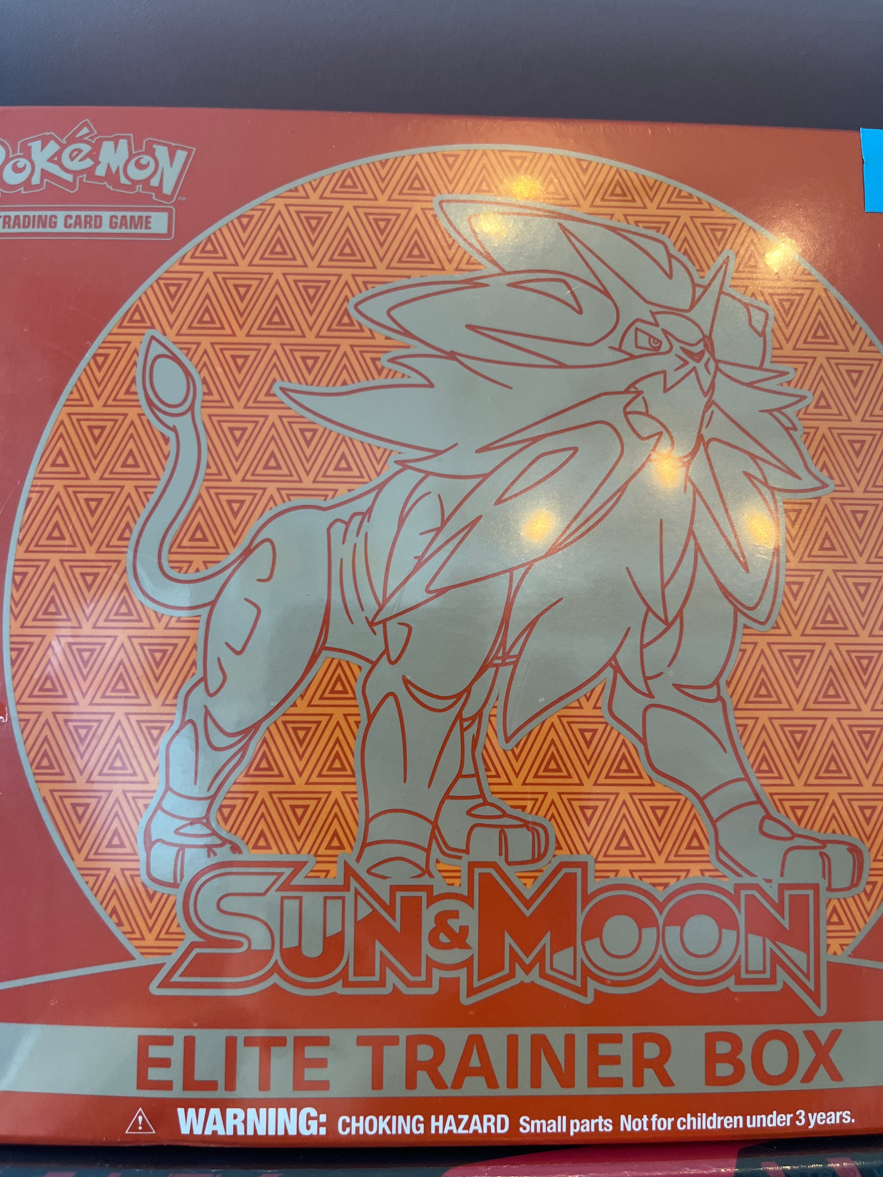 Pokémon: 2017 Sun & Moon Elite Trainer Box (ETB) Solgaleo