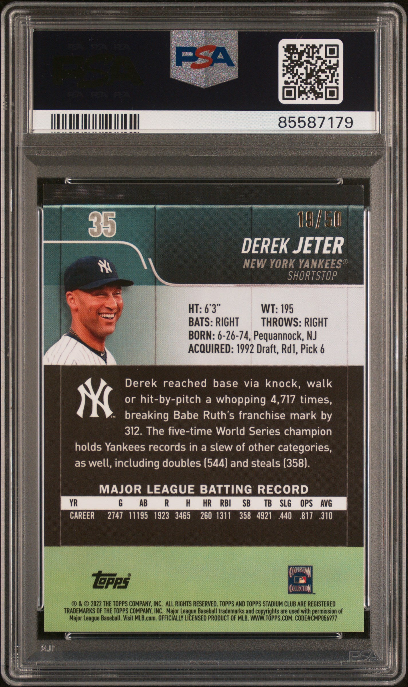 2022 Topps Stadium Club Chrome Derek Jeter #35 Gold Refractor PSA 9